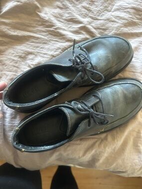 Born Women's Lace-Up Oxfords in Dark Gray
